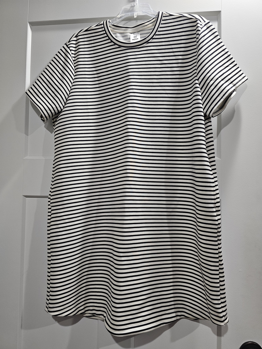 Striped Short-Sleeve Shift Dress in Black and White